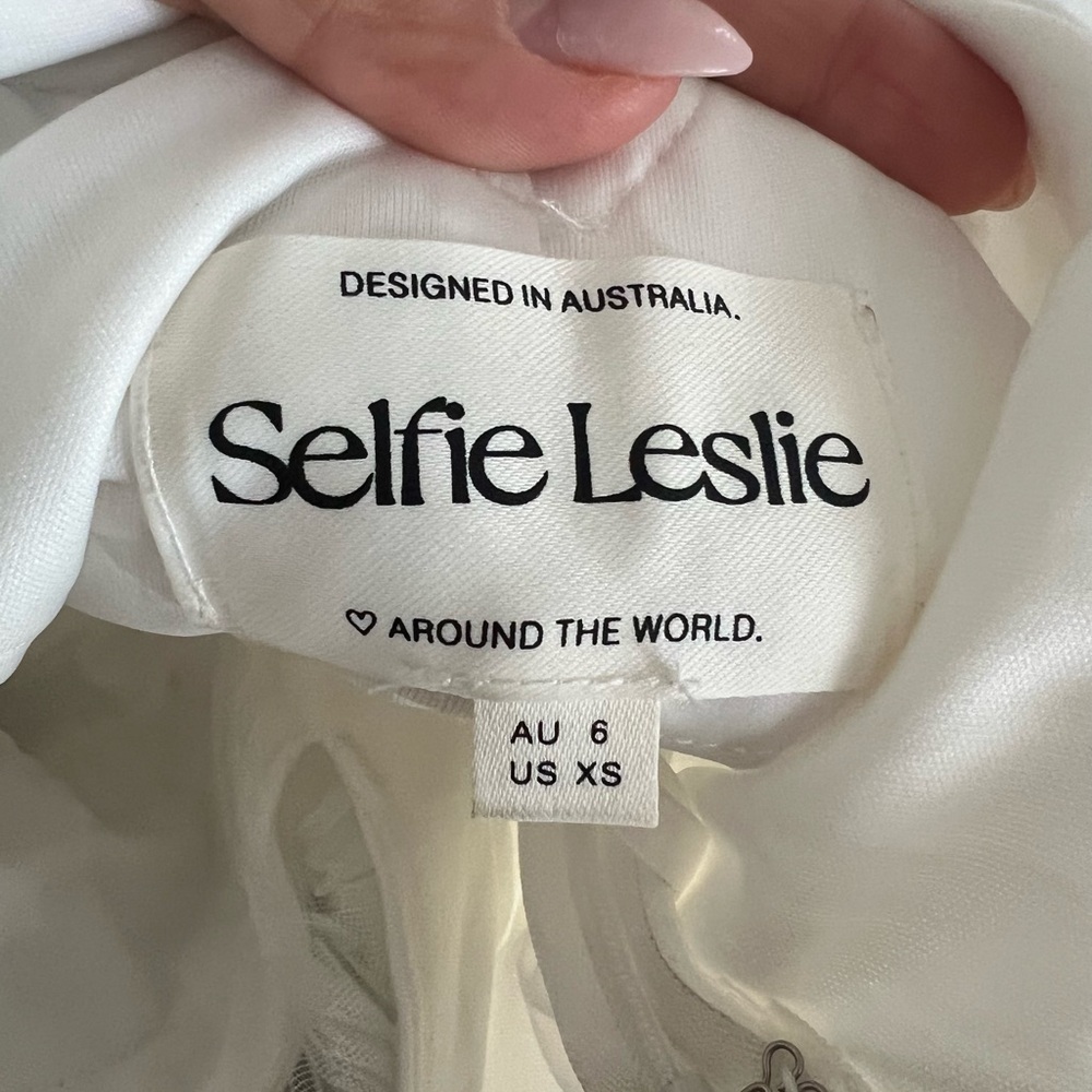 Selfie Leslie - Picture 4 of 7